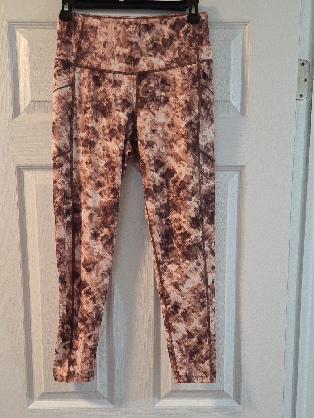EUC-Calvin Klein SZ.M-Brown and Cream Performance Leggings